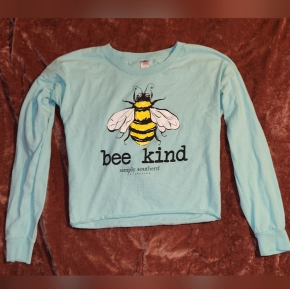 Simply Southern Bee Kind Long Sleeve Medium Blue Cropped Tshirt - Picture 6 of 6